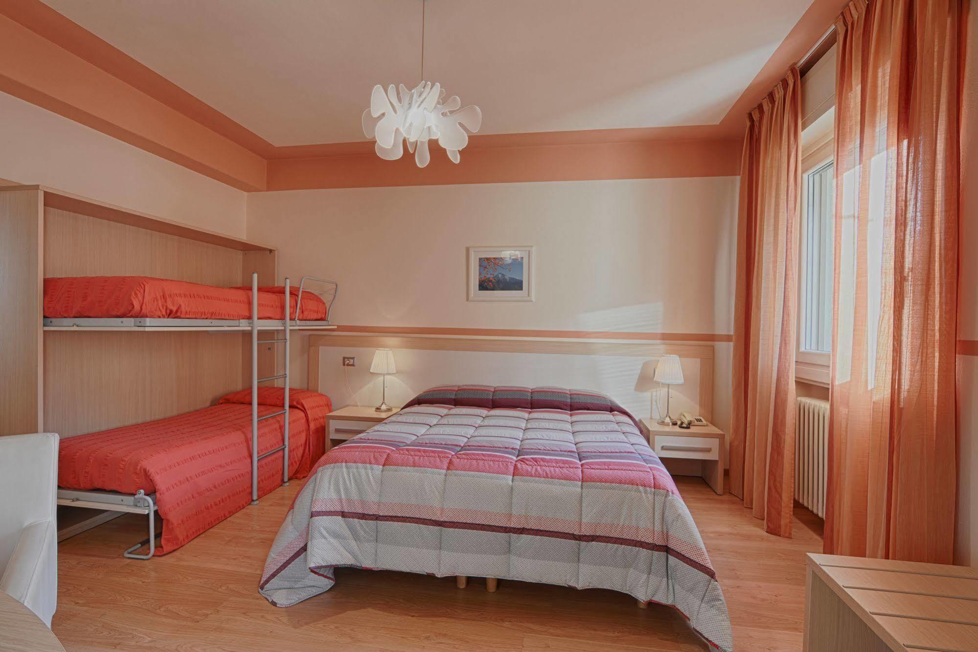 Hotel Europa - Sorico Exteriör bild
