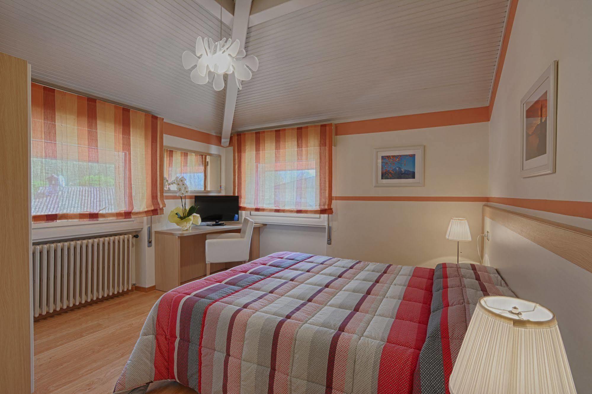Hotel Europa - Sorico Exteriör bild